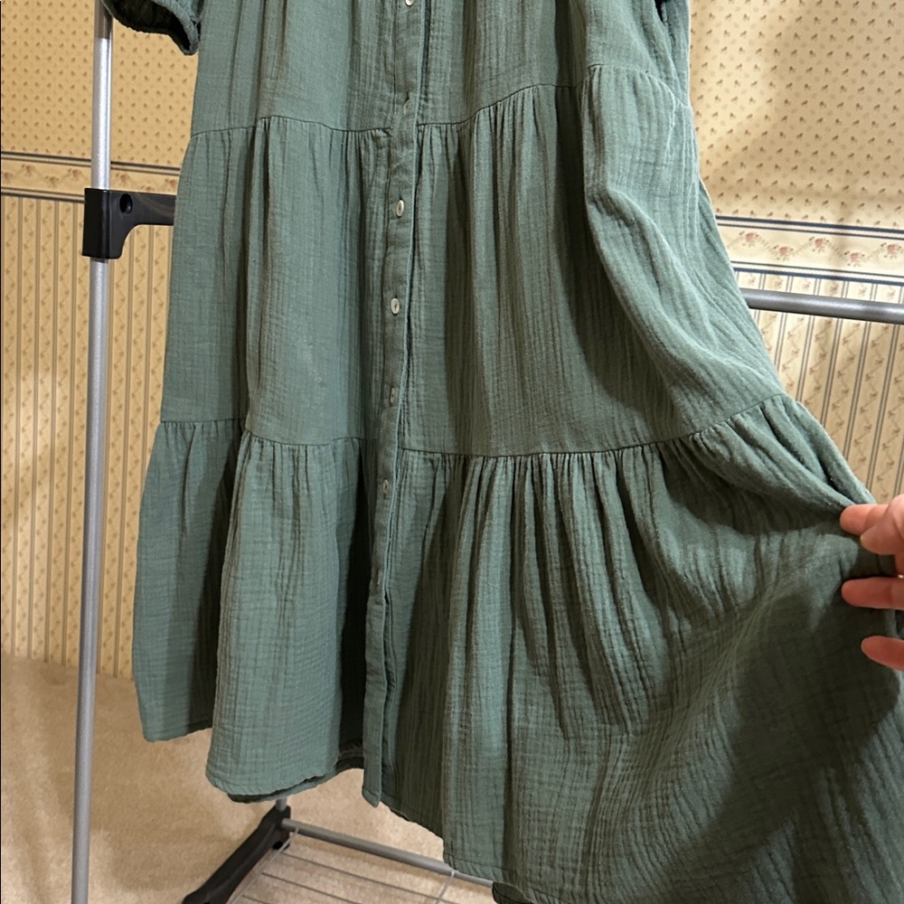 DownEast sage tiered midi dress - Picture 3 of 6